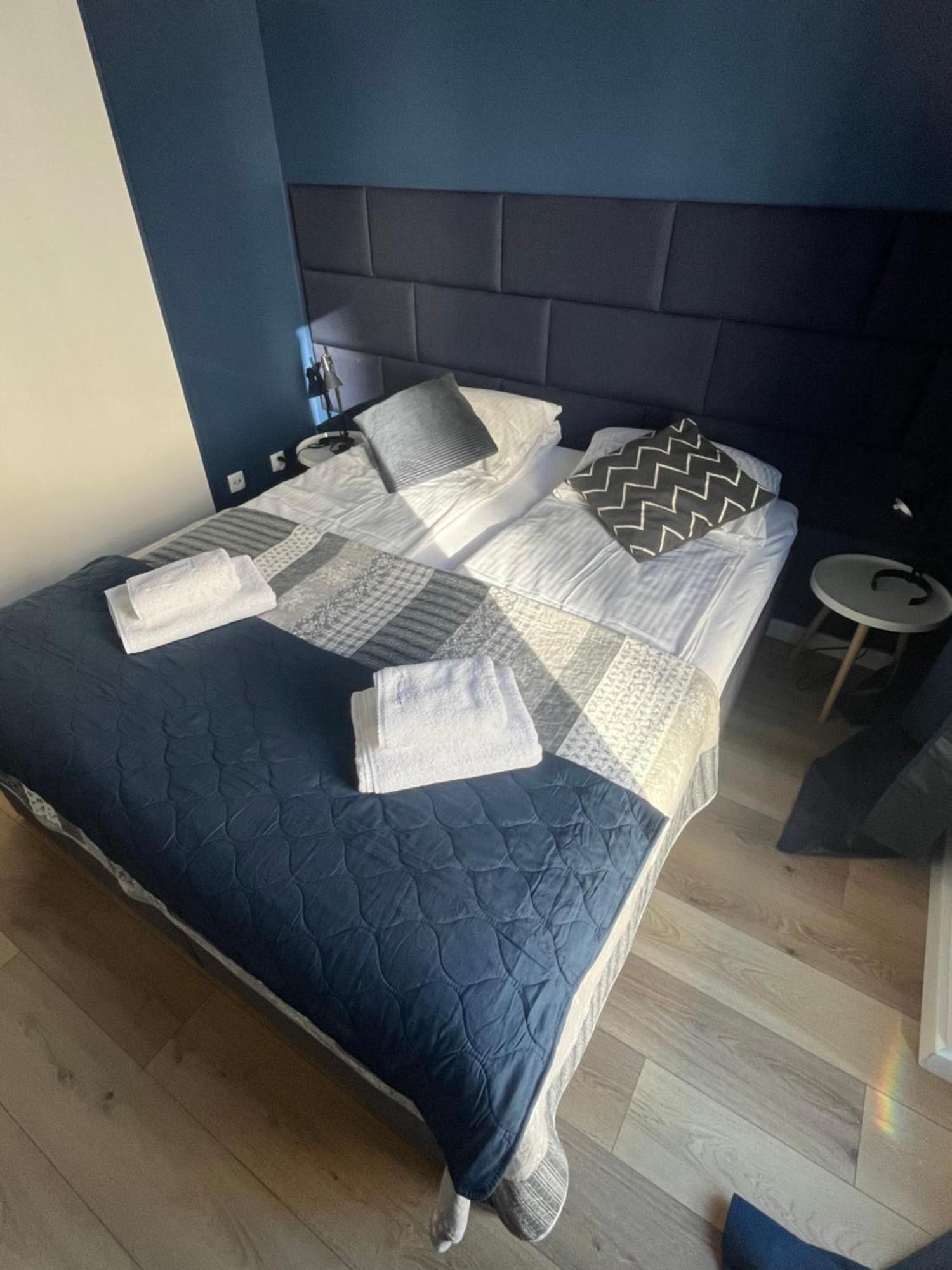 Al-Dom Apartamenty Kniewskiego 11 코워브제크 외부 사진